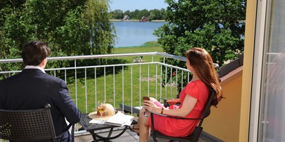 Hotels am See - Bettgrößen: Doppelbett - Mecklenburg-Vorpommern - Zimmer Seeseite mit Balkon - Strandhaus am Inselsee