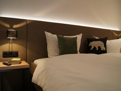 Hotels am See - Uferweg - Schlafzimmer mit Kingsize-Bett 2x2m - Seehaus Apartments am Kochelsee