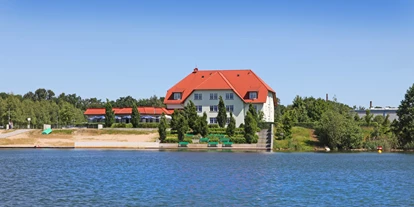 Hotels am See - Liegewiese direkt am See - Sachsen - Hotel "Haus Am See"