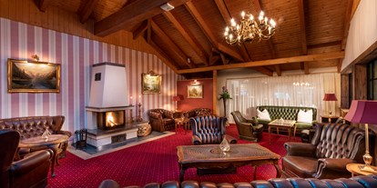 Hotels am See - Abendmenü: 3 bis 5 Gänge - Senftenberger See - Kaminzimmer der Lounge & Bar - Wellnesshotel Seeschlößchen - Privat-SPA & Naturresort