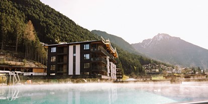 Hotels am See - Pools: Außenpool beheizt - Tratzberg - Familienresort Buchau