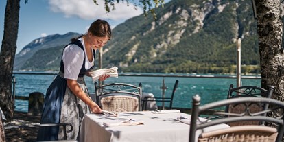 Hotels am See - Badewanne - Achensee - Beim Frühstück schon mit diesem Blick auf den See und herzlichem Service empfangen werden. - Travel Charme Fürstenhaus Am Achensee