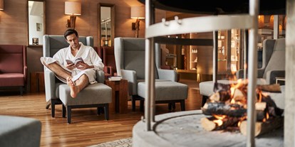 Hotels am See - Fahrstuhl - Diese 3000qm Spa Bereich bieten für jeden Gast den Platz zum Relaxen. - Travel Charme Fürstenhaus Am Achensee