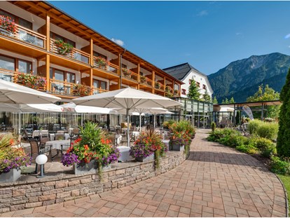Hotels am See - Restaurant - Hinterriß (Eben am Achensee) - Die Bergterrasse ist ein Idealer Ort für einen Snack tagsüber oder den Sonnenuntergang am Abend zu genießen. - Travel Charme Fürstenhaus Am Achensee