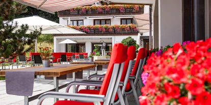 Hotels am See - Bettgrößen: Doppelbett - Tiefencastel (Vaz/Obervaz, Albula/Alvra) - Sonnenterrasse mit Blick auf den Heidsee - Hotel Seehof Valbella am Heidsee