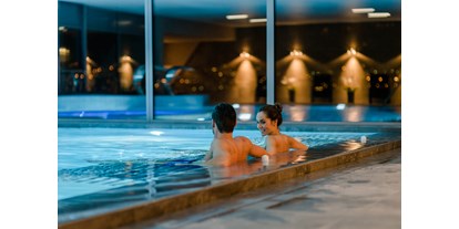 Hotels am See - Abendmenü: à la carte - Heimberg (Heimberg) - Indoor-Solepool, 110m² - Deltapark Vitalresort