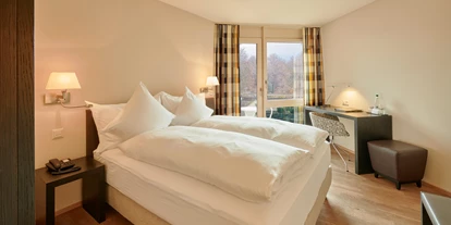 Hotels am See - Art des Seezugangs: öffentlicher Seezugang - Thun - Grandlit-Zimmer-Deluxe - Hotel Seepark Thun - Hotel Seepark