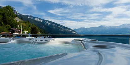 Hotels am See - Art des Seezugangs: hoteleigener Steg - Uttigen - Whirlpool - Parkhotel Gunten