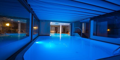 Hotels am See - Wäschetrockner - Villa di Gargnano - Halb überdachter und halb zu öffnender beheizter Pool. Ideal auch an regnerischen Tagen.  - Hotel Eden Gardasee