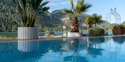 Hotels am See - Abendmenü: 3 bis 5 Gänge - Stanzach - Außenpool - Via Salina Seehotel