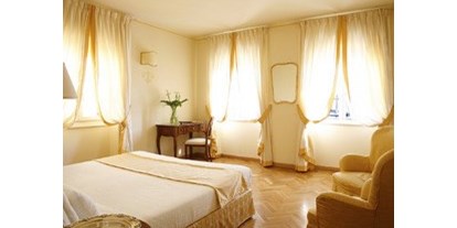 Hotels am See - Art des Seezugangs: öffentlicher Seezugang - San Felice del Benaco - Boutique Hotel La Vittoria Garda