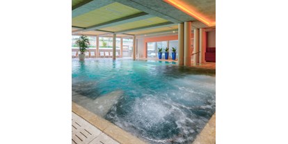 Hotels am See - Pools: Innenpool - Manerba del Garda - beheizt Hallenbad - Hotel Corte Valier