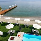 Urlaub am See: Spiaggia attrezzata e pontile esclusivo. - Hotel Ocelle Therme & Spa