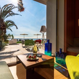 Urlaub am See: Lounge interna. - Hotel Ocelle Therme & Spa