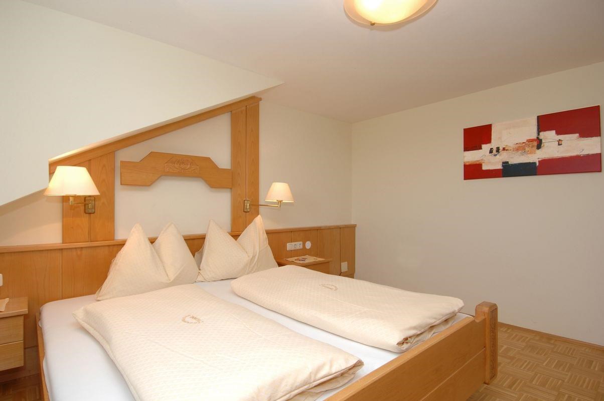 Baby + Kinderhotel Sonnelino Zimmerkategorien Vierbett-Appartement Löwenzahn