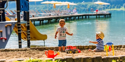 Hotels am See - Verpflegung: Frühstück - Kinderspielplatz am Wasser - Baby + Kinderhotel Sonnelino