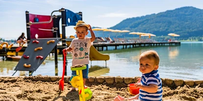 Hotels am See - Verpflegung: Frühstück - Kinderspielplatz am Seeufer - Baby + Kinderhotel Sonnelino