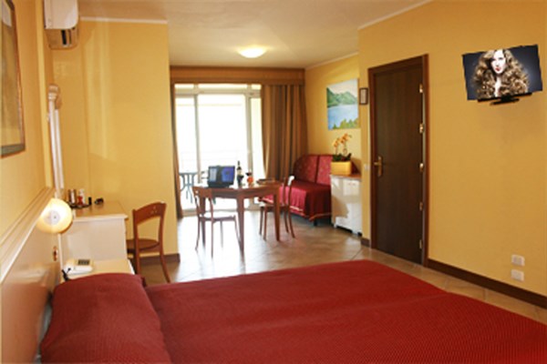 Hotel Residence Miralago Zimmerkategorien Superior Dreibettzimmer 30-45 m². 