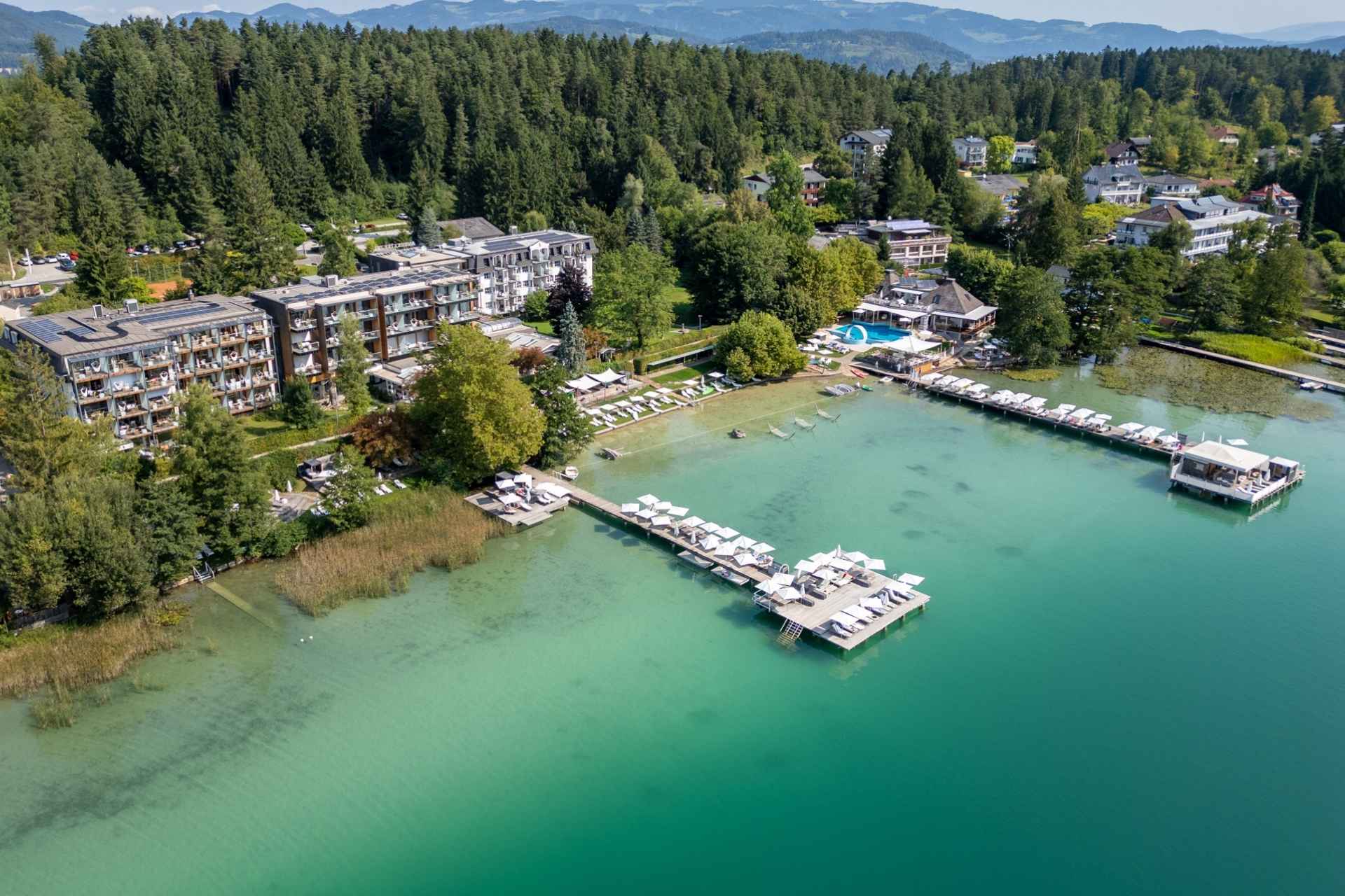 Hotels am See - Klassifizierung: 4 Sterne - Klopeiner See - Außenansicht - Wellnessresort Amerika-Holzer am See