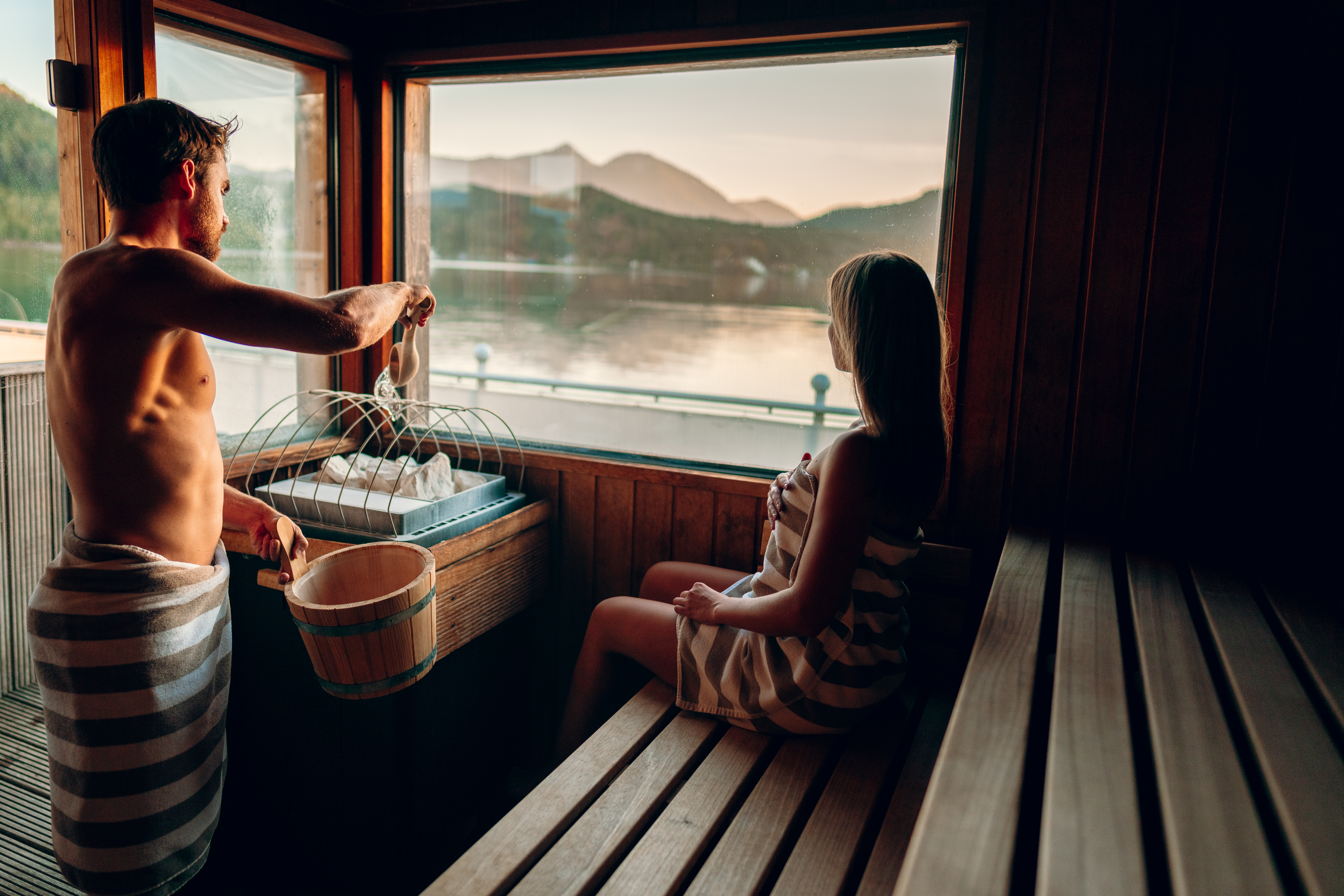 Urlaub am See: Seesauna - Wellnessresort Amerika-Holzer am See