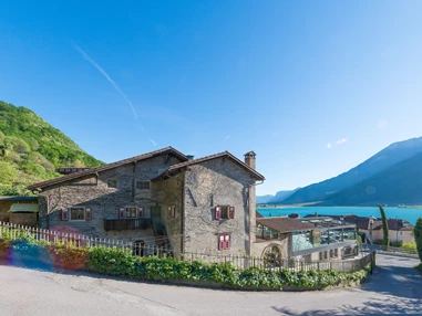 Urlaub am See: Leuchtenburg Lake&Suites
