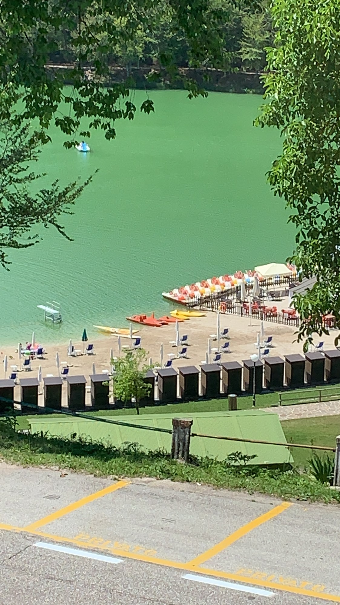 Urlaub am See: Sommer Lido Strand - Hotel Du Lac Parc & Residence