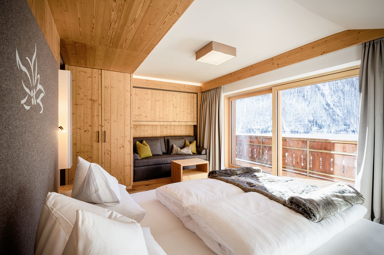 Edelweiss Hotel & Chalets Zimmerkategorien See Suite mit Balkon