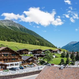 Urlaub am See: Edelweiss Hotel & Chalets