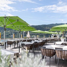 Urlaub am See: Unsere gemütliche Terrasse - Seeglück Hotel Forelle**** S Millstatt