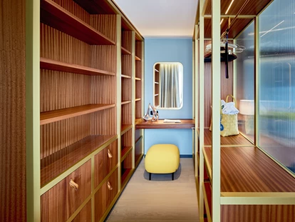 Hotels am See - Millstatt - Große Garderobe der Suite Lachsforelle - Seeglück Hotel Forelle**** S Millstatt