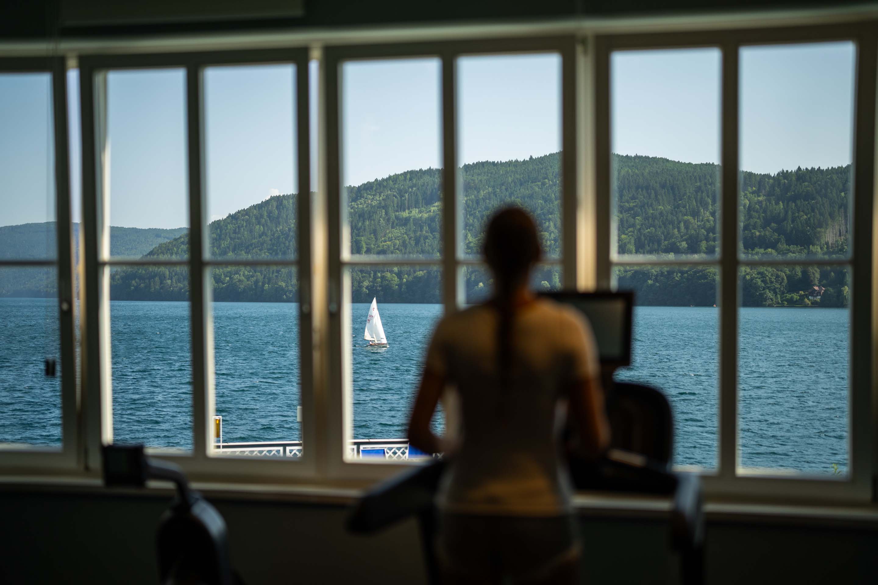Urlaub am See: Fitnessraum mit Seeblick - Seeglück Hotel Forelle**** S Millstatt