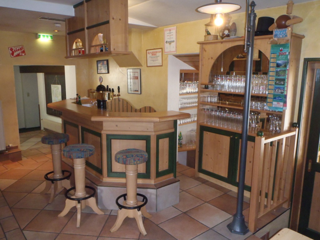 Urlaub am See: Bar, Kegelbahn - Seegasthof & Segelschule Weisse Taube