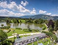 Urlaub am See: Pergola und private Liegewiese am Ritzensee - Ritzenhof 4*s Hotel und Spa am See