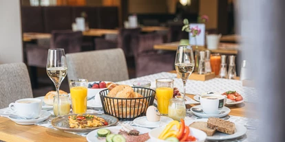 Hotels am See - FKK-Strand - Ein ausgedehntes Frühstück ist der perfekte Start in den Tag. - Ritzenhof - Hotel und Spa am See