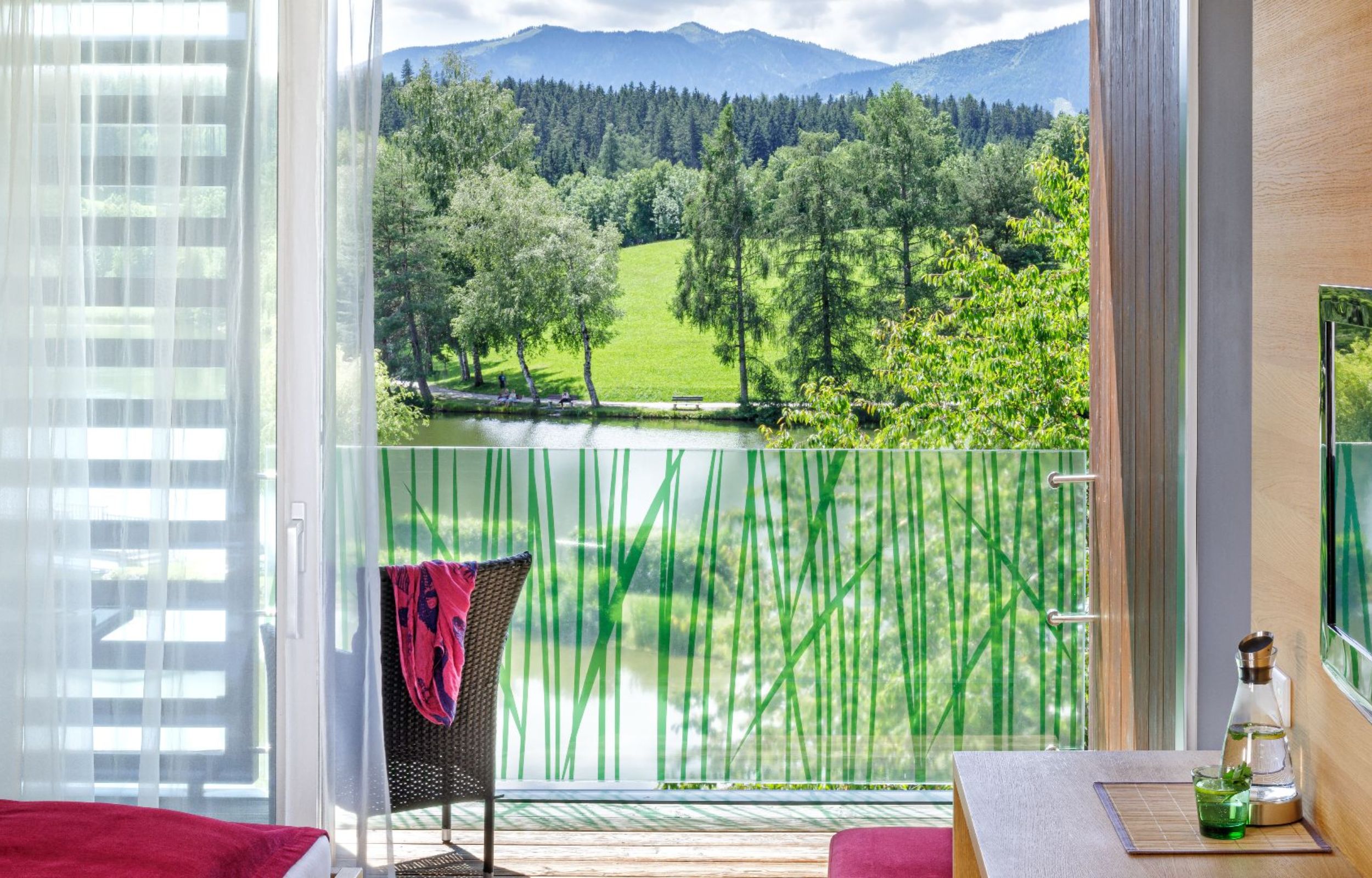 Urlaub am See: Ausblick aus dem Doppelzimmer Seeblick - Ritzenhof - Hotel und Spa am See