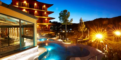 Hotels am See - Restaurant - Kärnten - Felsen-Bad, Chinaturm - Hotel Hochschober