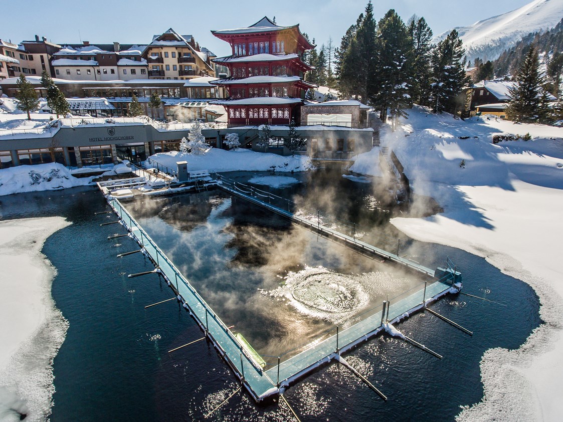 Urlaub am See: Schwimmen im 30°C warmen See-Bad im Winter - Hotel Hochschober