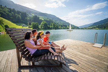 Urlaub am See: Badesteg mit Bank  - Familien - Sportresort BRENNSEEHOF 