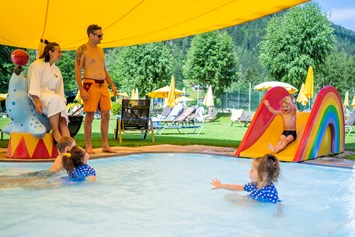 Urlaub am See: Outdoor Kinderplanschbecken  - Familien - Sportresort BRENNSEEHOF 