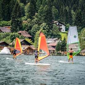 Urlaub am See: Surfen am Brennsee - Familien - Sportresort BRENNSEEHOF 