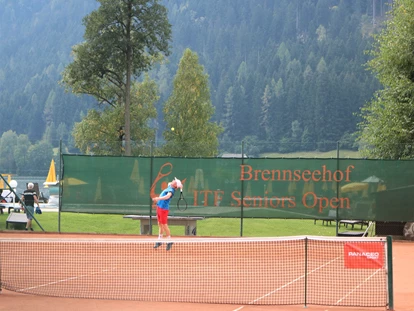 Hotels am See - Millstatt - Tennisspiel  - Familien - Sportresort BRENNSEEHOF