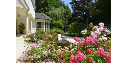 Hotels am See - Verpflegung: Frühstück - Hotel Seehof Mondsee Garten. Perfekt für romantische Spaziergänge - Hotel Seehof Mondsee