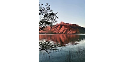 Hotels am See - Verpflegung: Frühstück - Wunderschöne Aussicht auf die Berge - Hotel Seehof Mondsee