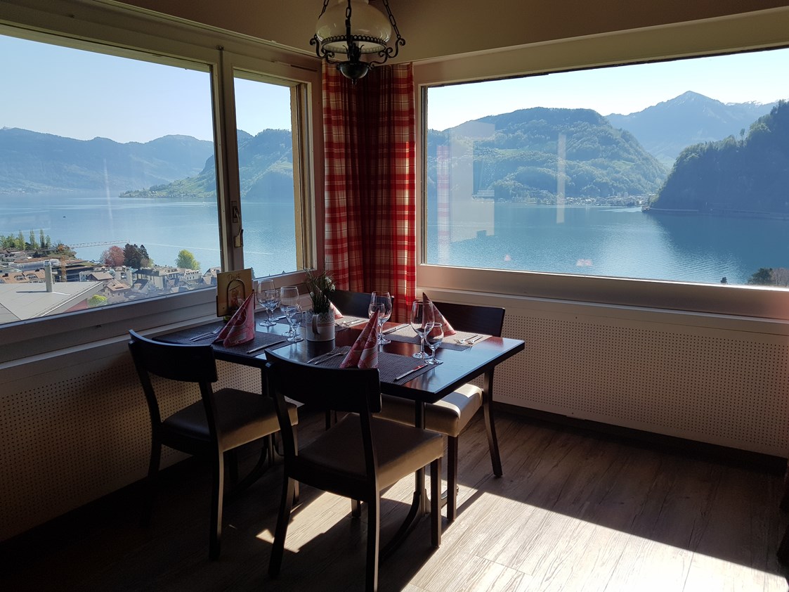 Urlaub am See: Innenbereich Restaurant - Panoramahotel-Restaurant Roggerli