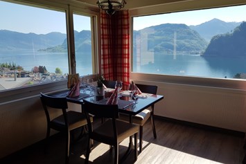 Urlaub am See: Innenbereich Restaurant - Panoramahotel-Restaurant Roggerli