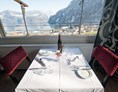 Urlaub am See: Innenbereich Restaurant Saal - Panoramahotel-Restaurant Roggerli