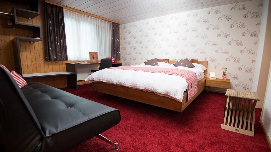 Urlaub am See: Dreibettzimmer mit Bergblick ohne Balkon - Panoramahotel-Restaurant Roggerli