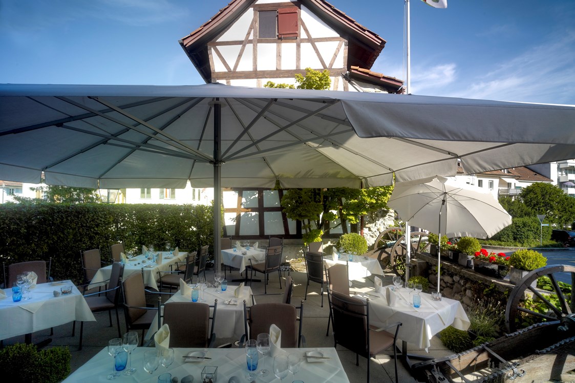 Urlaub am See: Sonnenterrasse - Hotel de Charme Römerhof