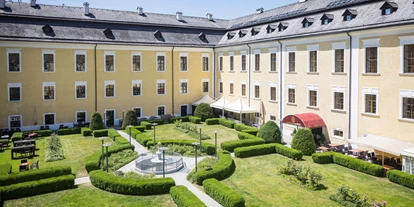 Hotels am See - Verpflegung: Frühstück - Schlossgarten - Schlosshotel Mondsee