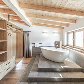 Urlaub am See: Badewanne im Dachgeschoss - Im Franzerl am Weissensee